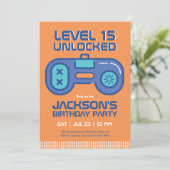 レトロゲーマーボーイビデオゲームプレーヤー誕生日 招待状 (スタンド正面)