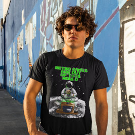 レトロゲームはこの世界から出ている Tシャツ