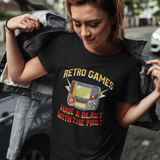 レトロゲームは過去と爆発を持つ – ゲーマー Tシャツ