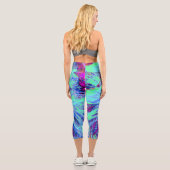 レトロサイケデリックグリーンとブルーのハイビスカスフラワー カプリレギンス (裏面)