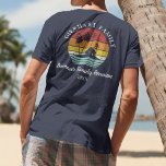 レトロサマーファミリー懇親会カスタムバケーション Tシャツ<br><div class="desc">家族旅行に行くの？カスタマイズは、家族の名前や文字、冒険の年を追加しカスタムて、家族全体のためのレトロなデザイン。目に留まるデザインだけではなく、デパートで見つけることのないカッコいいが、家族や家族のためにもなってくれるといいなユニークい。私たちの家族のマッチングすごいコレクションはカスタマイズ簡単だ</div>