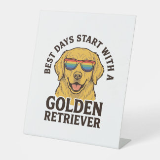 レトロサングラスをかけたゴールデンレトリバーのTシャツ 犬 A 台座サイン