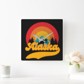 レトロサンセットアラスカジュヌームース0マウンテンズワイルド スクエア壁時計 (ホーム)