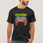 レトロサンセットゲームコントローラーアートゲーマー名言 Tシャツ (正面)