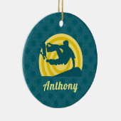 レトロサンセットスケートボードテーマ名前をカスタムするティール(緑がかった色) セラミックオーナメント (右)