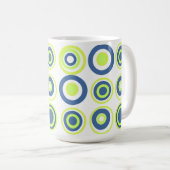 レトロサークルライムピーグリーンティール（緑がかった色）オンホワイト コーヒーマグカップ (正面右)