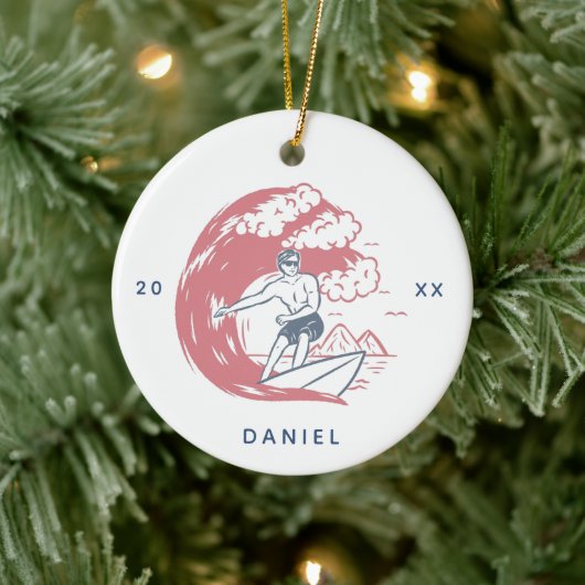 レトロサーファーボーイビーチビーブス名&年間ビッグウェーブ セラミックオーナメント (ツリー)