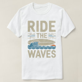 レトロサーフボードデザインで波に乗りましょう Tシャツ