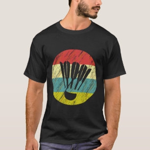 レトロシャトルラケットスポーツバドミントンプレーヤーアイル Tシャツ