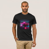 レトロシンスウェーブスピードの美学デザイン Tシャツ (正面フル)