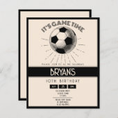 レトロシンプルブラックサッカーバジェット誕生日招待状 (正面/裏面)