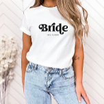 レトロシンプルボホタイポグラフィ |花嫁 Tシャツ<br><div class="desc">このトレンディーシンプルのTシャツは、レトロなブラックタイポグラフィに「Bride」という言葉と彼女の名前の宇宙を備えている。</div>