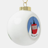 レトロスキーリフトスキースキースキースノーマウンテンイラストレーション セラミックボールオーナメント (左)