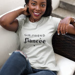 レトロスクリプトガールフレンド婚約パーティ Tシャツ<br><div class="desc">レトロエレガントな台本を使ったお洒落このTシャツは、将来の妻に素晴らしい贈り物を作る!</div>