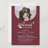 レトロスクリプト写真バーガンディリハーサル夕食会 招待状 (正面)