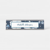 レトロスタイリッシュエレガント青白い花 デスクネームプレート (正面)