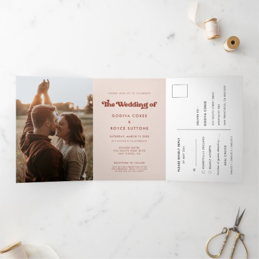 レトロスタイリッシュピーチピンクオールインワン結婚の写真 三つ折り招待状 (内部)