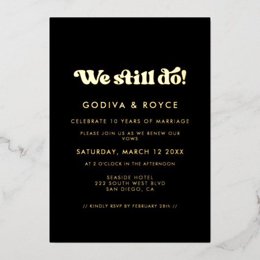 レトロスタイリッシュレトロ我々はまだ誓いを更新ブラック&金ゴールド 箔招待状 (正面)