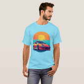 レトロスタイルのスポーツカーと日没の背景 Tシャツ (正面フル)