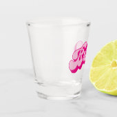 レトロスタイルのホットピンク ブライド バチェロレッテパーティー ショットグラス (左)