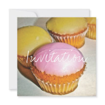 レトロスタイルカップケーキ誕生日招待状カード