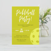レトロスタイルネオンイエローテーマのピックボール誕生日 招待状 (スタンド正面)