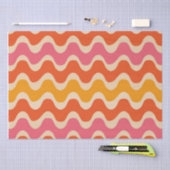 レトロスタイル波模様（ピンク、オレンジ、赤） 薄葉紙 (クラフト)