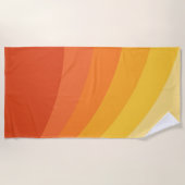レトロスタイル黄色とオレンジ色の太陽光線デザイン ビーチタオル (正面)