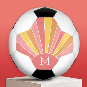 レトロストライプサンライズ – パステルコーラルピンクモノグラム サッカーボール