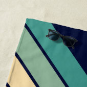 レトロストライプスタイリッシュ線70ストライプのs 80sデザイン ビーチタオル (インサイチュ)