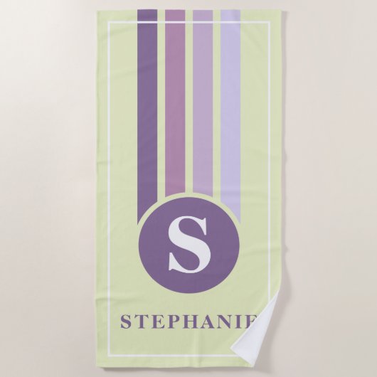レトロストライプ紫モノグラム名パーソナライズされた ビーチタオル (正面)
