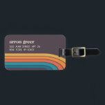 レトロストライプ70年代80年代 ラゲッジタグ<br><div class="desc">茶色の背景にオレンジと黄色と青ストライプのレトロ</div>