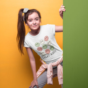 レトロセントパトリックのラッキーVibe Tシャツ