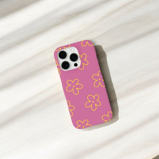 レトロチックな紫と黄色の花柄 Case-Mate iPhoneケース
