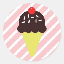 レトロチョコレートアイスクリームコーンとピンクストライプ色