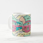 レトロティール(緑がかった色)ピンクキャンパーバン"ヴェニ、ヴィディ、アマヴィ。 コーヒーマグカップ (正面左)