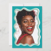 レトロティール(緑がかった色)青色曲線斜線ブライダルシャワー 招待状 (裏面)