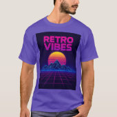 レトロテックビブス ネオンシンセウェーブデザインTシャツ Tシャツ (正面)