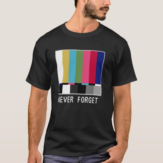 レトロテレビNo Programming Screen Color Never Tシャツ (正面)