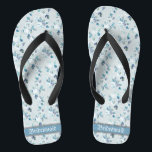 レトロディンティパステル花模様ズ結婚ブレスメイド ビーチサンダル<br><div class="desc">ヴィンテージの花の模様をダスティブルーで彩結婚り、クラシックの言葉のタイポグラフィを特徴とするデザインは、花嫁のための思い出に残る贈り物を作りスタイリッシュ、あなたの結婚式の日、バチェロレッテ、または他のお祝いに釉薬の用量を追加する。♥カスタマイズテンプレート欄を使って言葉で言う。♥フォントもしのスタイル、色、または文字の配置を変更したい場合は、単にクリックカスタマイズ「更進」ボタンをクリックします。♥助もしけが必要か特別な要求を持つ感じは、常に連絡無料で私に"BLOTSELLER"を介してと、私は幸せにあなたに幸せだ！♥ ♥</div>