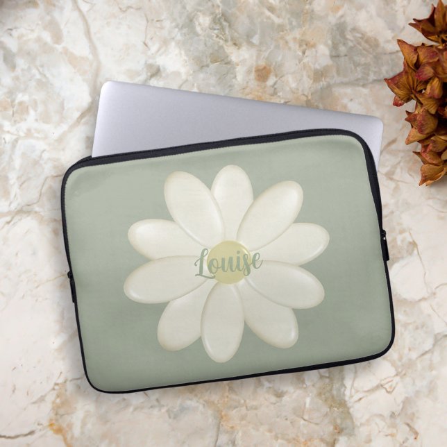 レトロデイジーセージグリーン名前をカスタムするラップトップスリーブ ラップトップスリーブ (Add your name to this lovely sage green and cream daisy flower laptop sleeve)