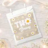 レトロデイジーフラワーツーグルーヴィー2番目の誕生日パーティー フェイバーバッグ (クリップ留めされた状態)
