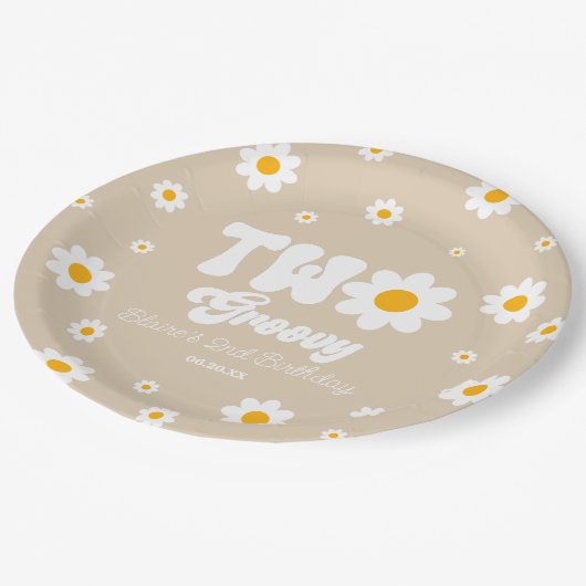 レトロデイジーフラワーツーグルーヴィー2番目の誕生日パーティー ペーパープレート (アングル)