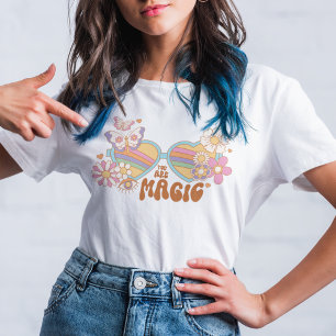 レトロデイジー、レインボーと蝶引用文Tシャツ Tシャツ