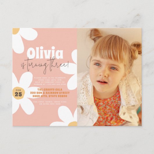 レトロデイジーGroovyフォト誕生日予算はがき インビテーションポストカード (正面)