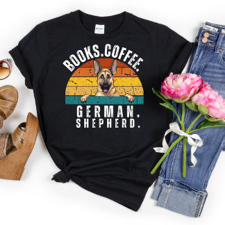レトロドイツ羊飼いドッグブックスコーヒーTシャツ Tシャツ