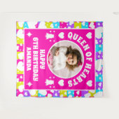 レトロネオンクイーンハート誕生日フォトバナー タペストリー (正面(横))