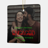 レトロネオンライトズ私たちの初めてのクリスマス 婚約した セラミックオーナメント (左)