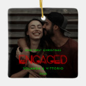 レトロネオンライトズ私たちの初めてのクリスマス 婚約した セラミックオーナメント (正面)