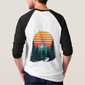 レトロハイカーの山の冒険 Tシャツ (裏面)